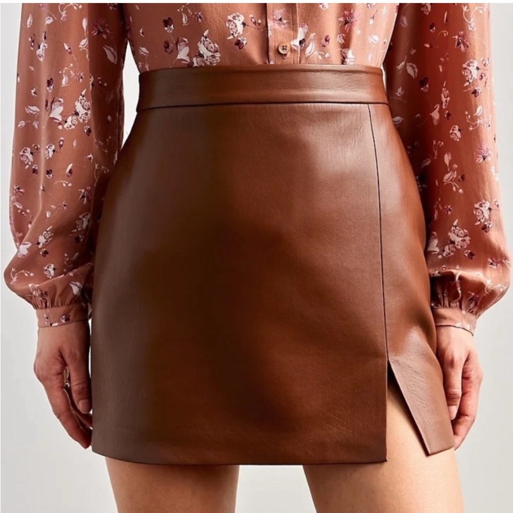 Aritzia Patio Vegan Leather High Waisted Mini Skirt Size 2 Cognac Brown